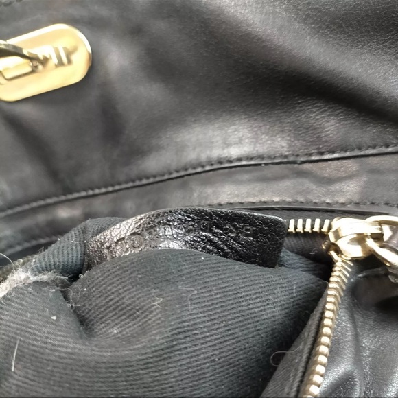 AUTH Valentino Garavani Black Medium Rockstud Tote - Picture 11 of 11